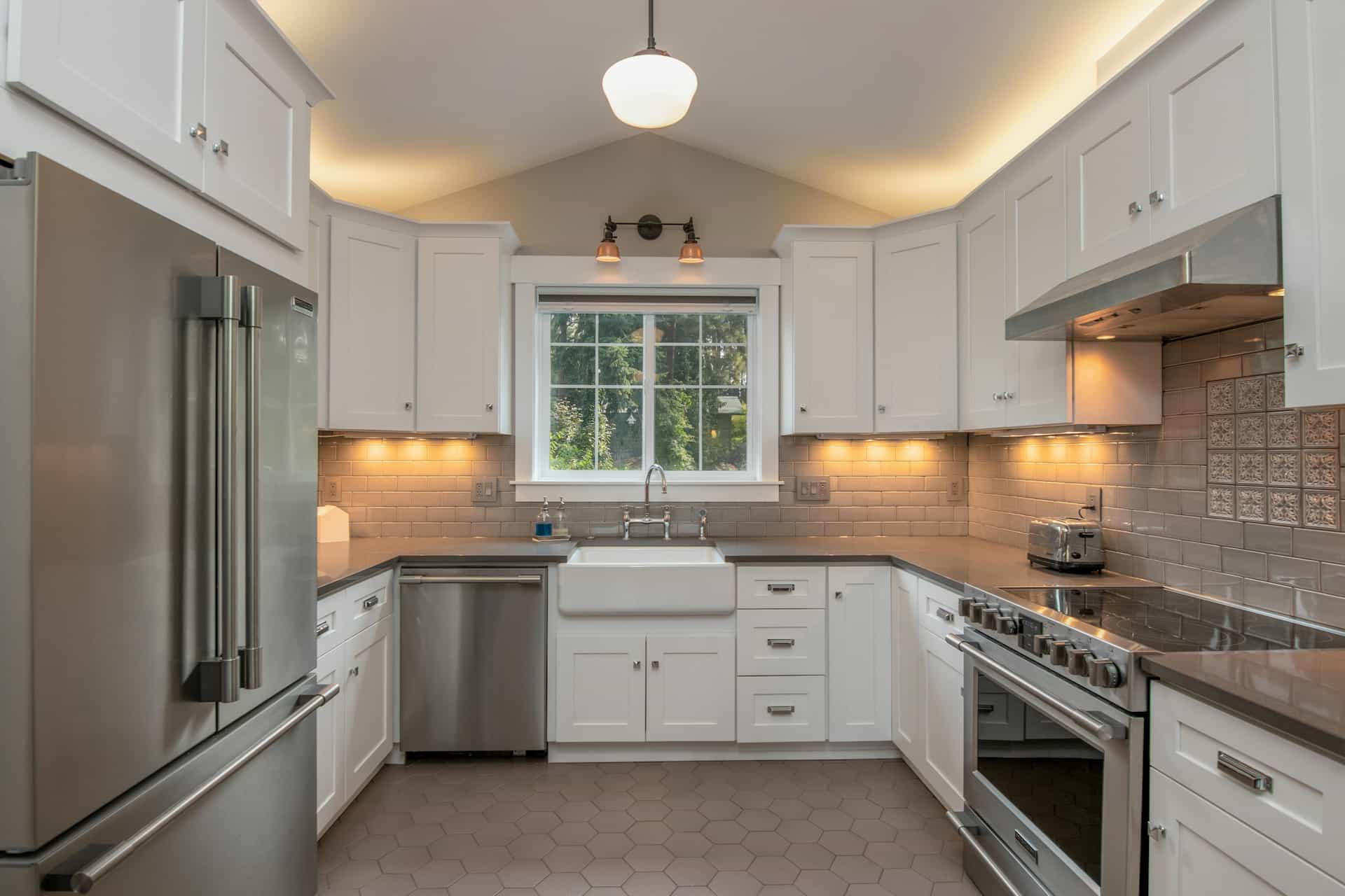 Cream tile and grout surface sample
