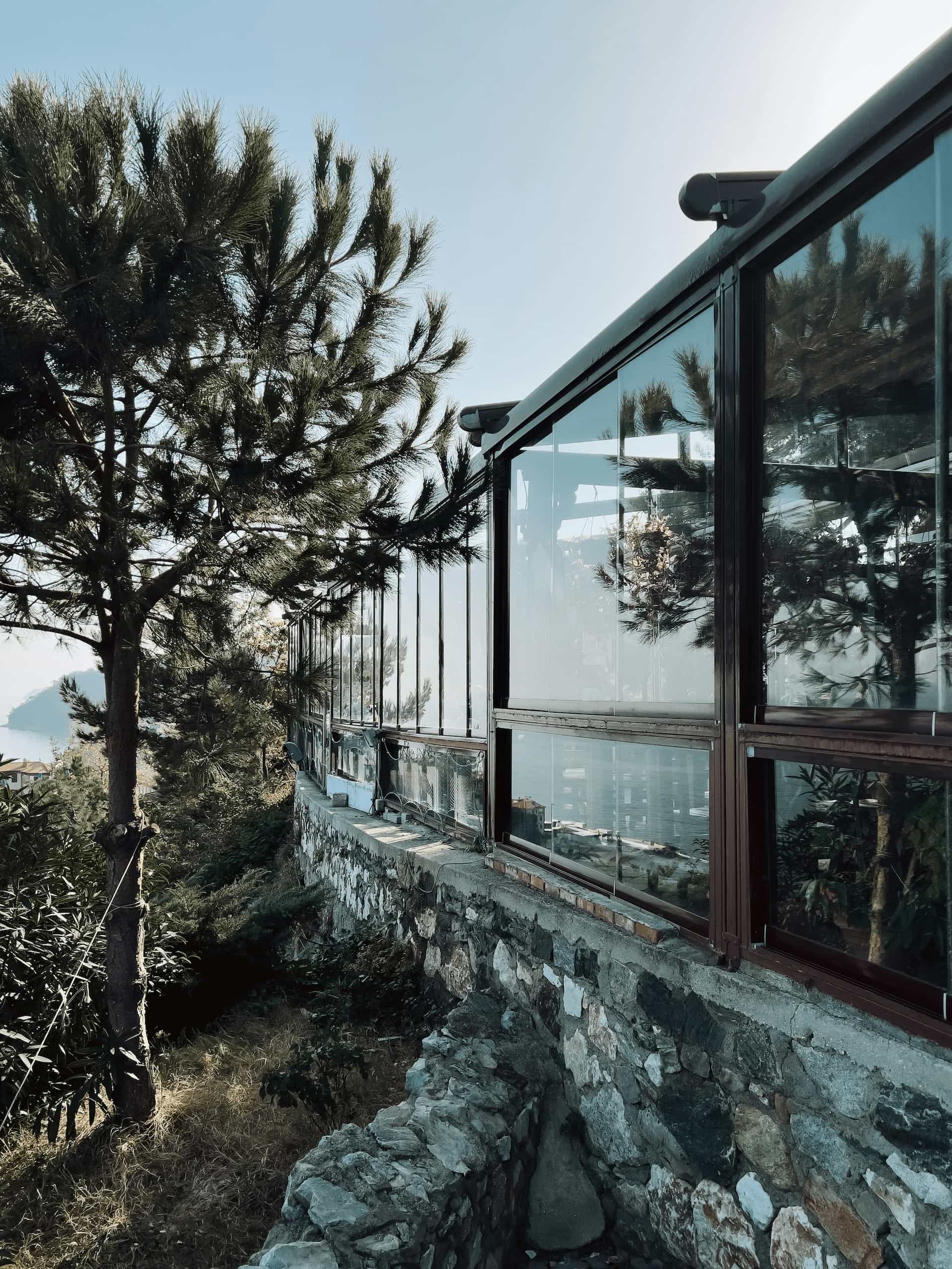 Energy-efficient window detail